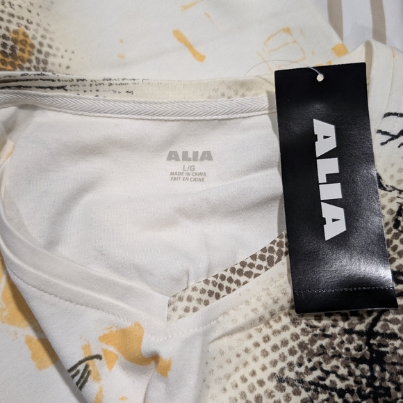 Alia 3/4 sleeve top - Picture 5 of 5